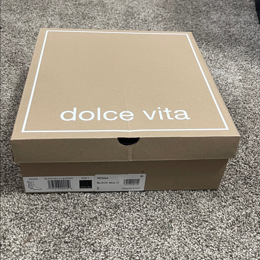 Dolce Vita Western Black Leather Ankle Boot - Picture 6 of 7